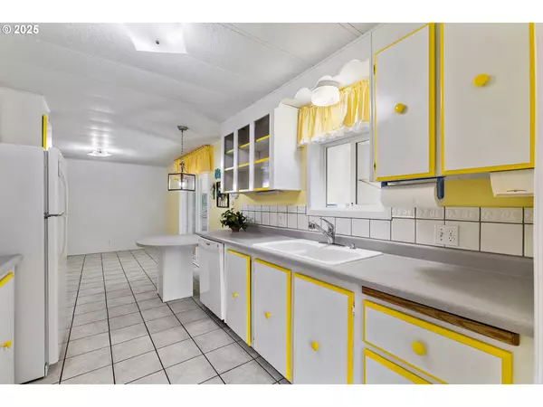 Salem, OR 97306,1782 COLE RD S