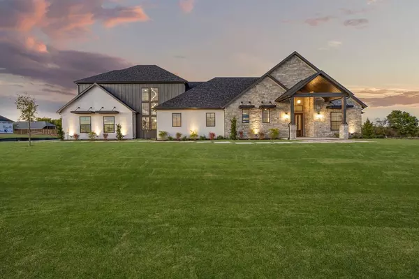 2832 Southbay Circle,  Northlake,  TX 76226