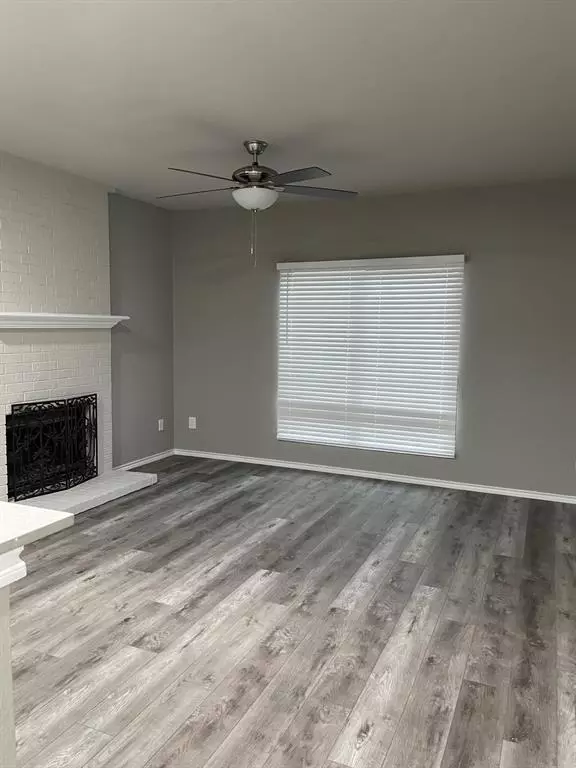 Coppell, TX 75019,220 Samuel Boulevard #G-9