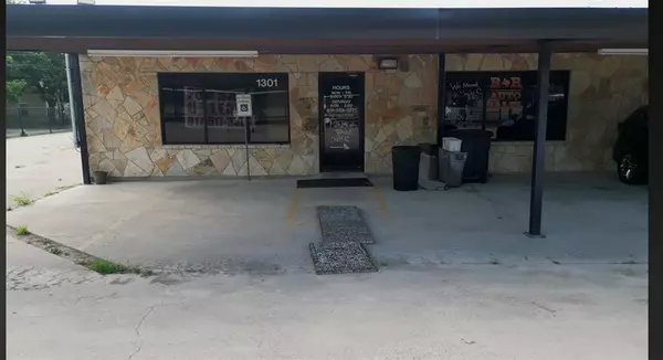 Cleburne, TX 76031,1301 E Henderson Street