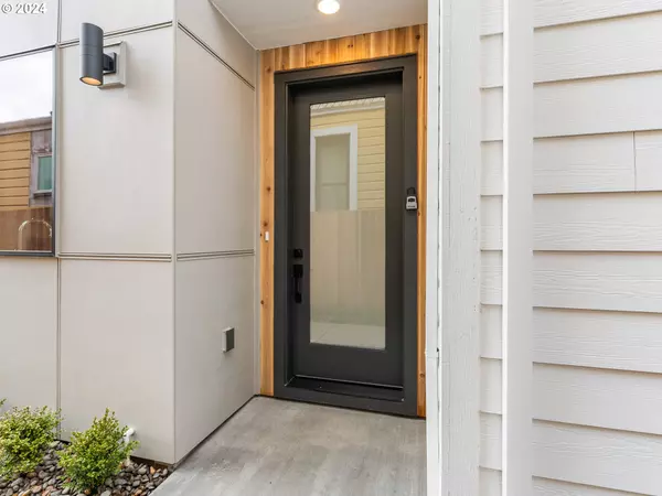 Portland, OR 97214,2234 SE ANKENY ST #3