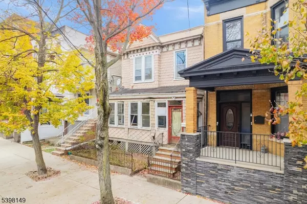 Weehawken Twp., NJ 07086,214 Angelique St