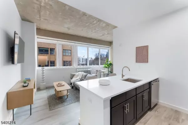 10 Commerce Ct #3G, Newark City, NJ 07102