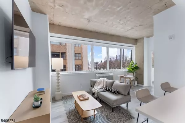 Newark City, NJ 07102,10 Commerce Ct #3G