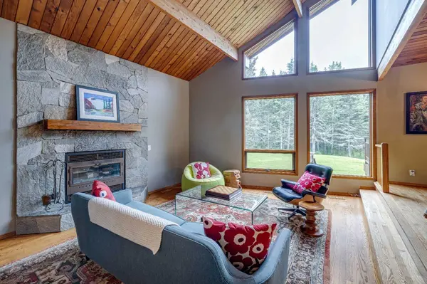 Bragg Creek, AB T0L 0K0,106 Mountain Lion DR