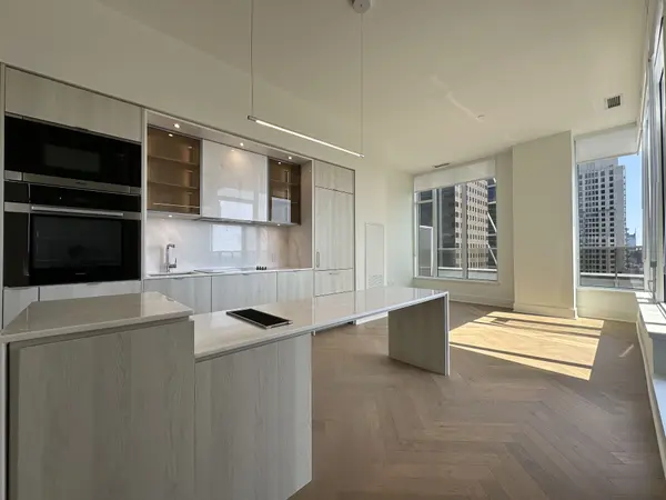 Toronto C02, ON M4W 0B7,11 Yorkville AVE #3008