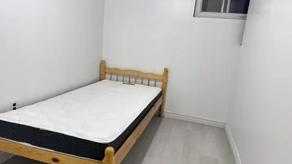 Toronto E04, ON M1R 5A9,8 Trestleside GRV