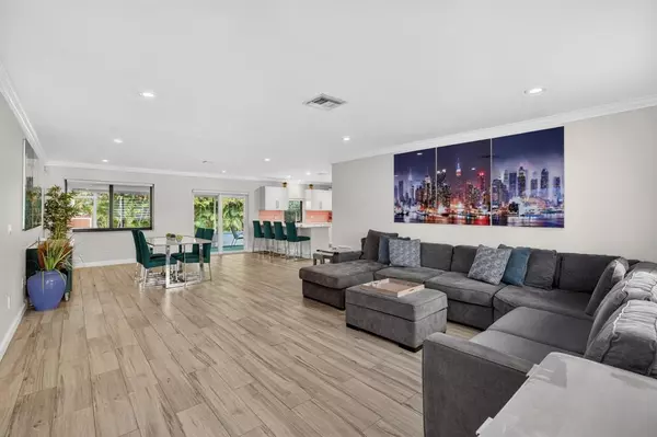 Dania Beach, FL 33004,407 SE 5th ST