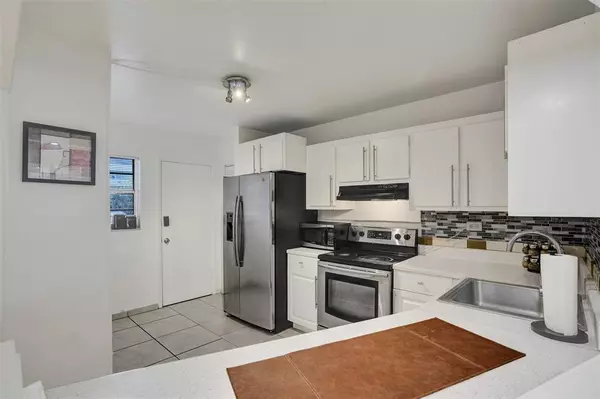 Miami, FL 33179,1690 NE 191st St #112-1