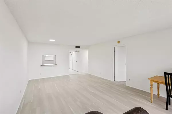 Fort Lauderdale, FL 33321,8330 Sands Point Blvd #304N