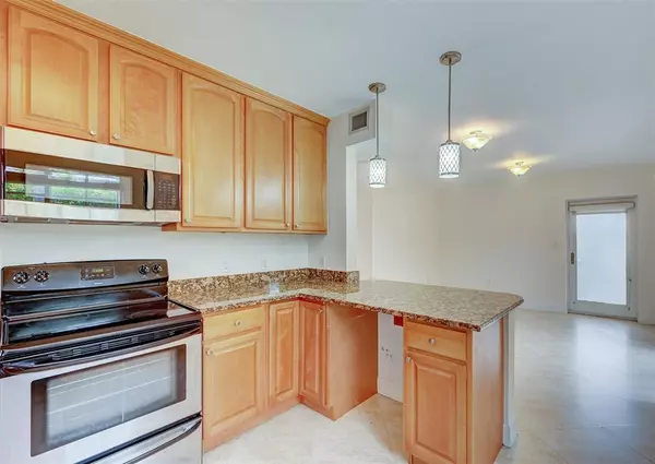 410 SW 15TH ST #201, Pompano Beach, FL 33060