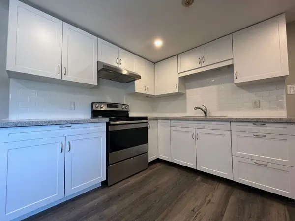 Collingwood, ON L9Y 2V3,120 Birch ST #Unit F