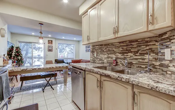 Mississauga, ON L4Z 3N8,55 Barondale DR #75