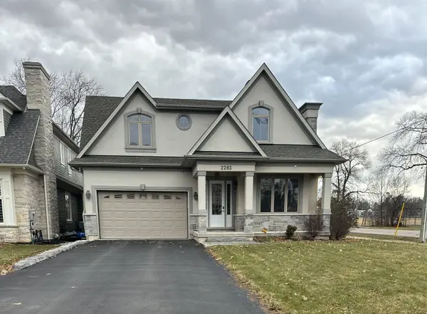 2283 Sovereign ST, Oakville, ON L6L 1L5