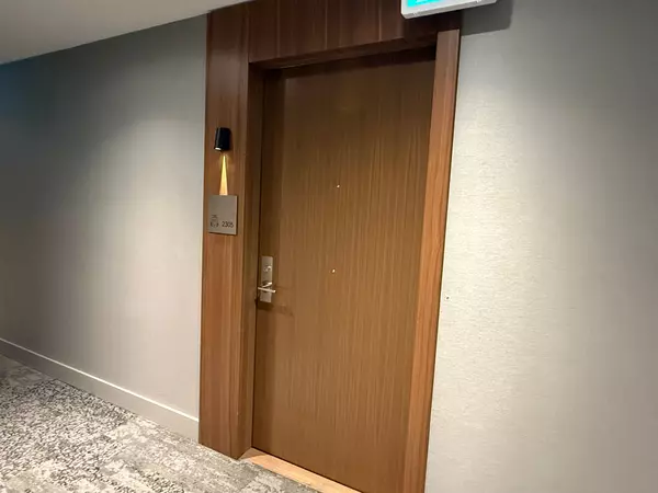 Toronto W01, ON M6S 0B1,1928 Lakeshore Blvd BLVD W #2305