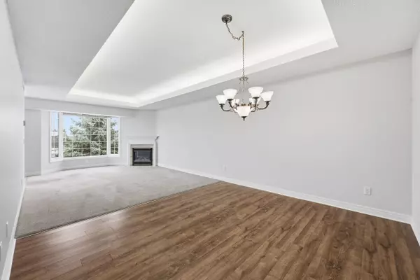 Hamilton, ON L9K 1J8,990 Golf Links RD #302