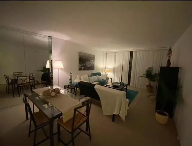 Miami, FL 33180,3301 N Country Club Dr #506