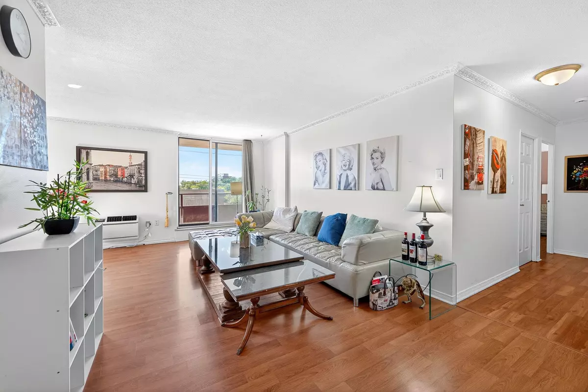 Toronto W04, ON M9N 3S7,1881 Jane ST #401