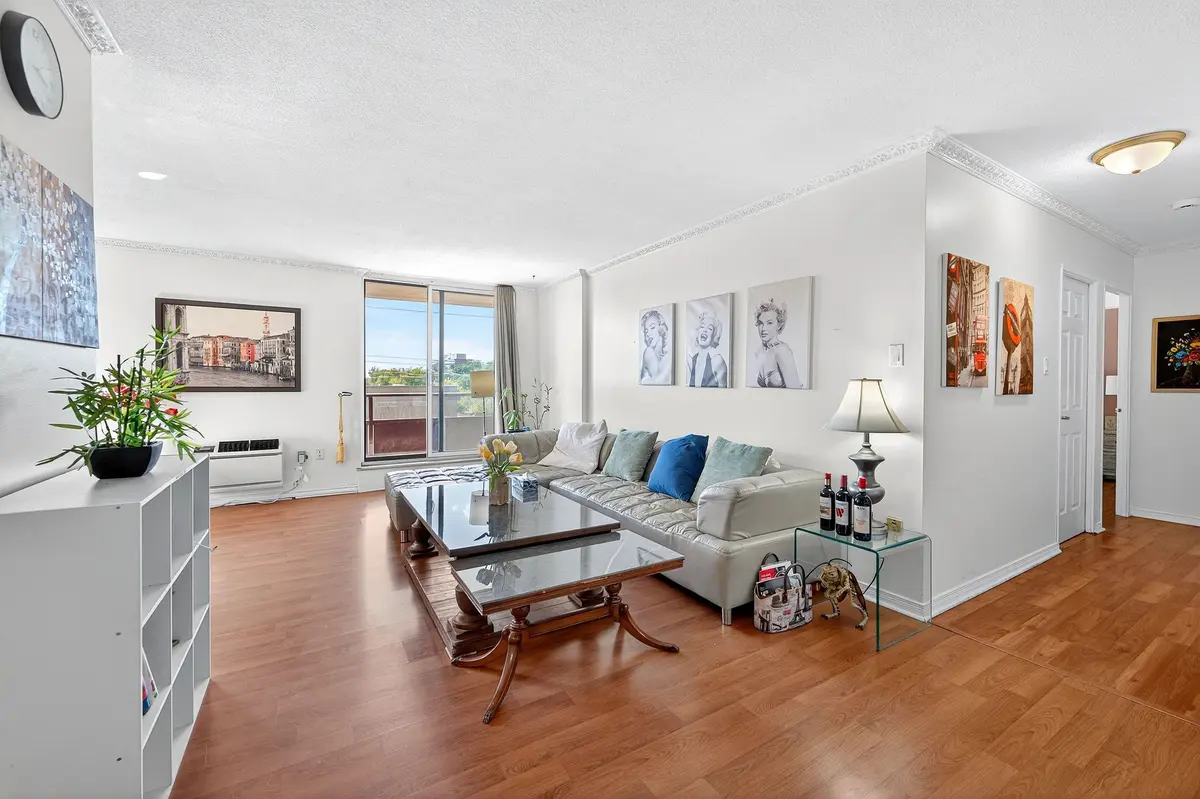 Toronto W04, ON M9N 3S7,1881 Jane ST #401