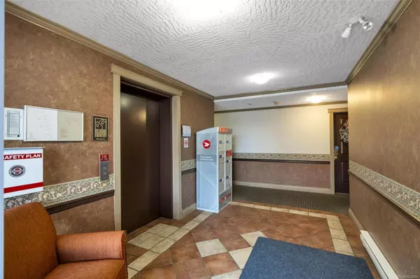 Saanich, BC V8N 1A6,1663 McKenzie Ave #302