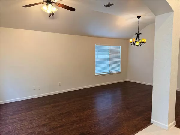 Denton, TX 76210,8201 Charter Bend