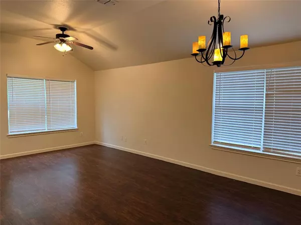 Denton, TX 76210,8201 Charter Bend