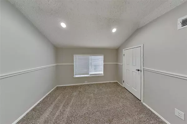 Arlington, TX 76001,1011 Silver Spruce Drive