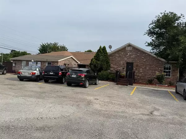 2340 N Chandler Drive E, Fort Worth, TX 76111