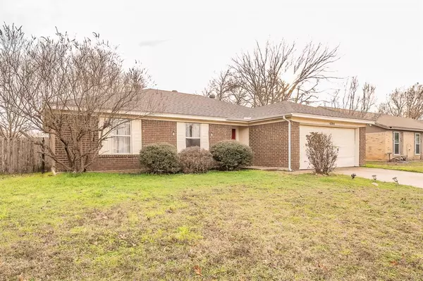 4004 Cypress Springs Drive, Arlington, TX 76001
