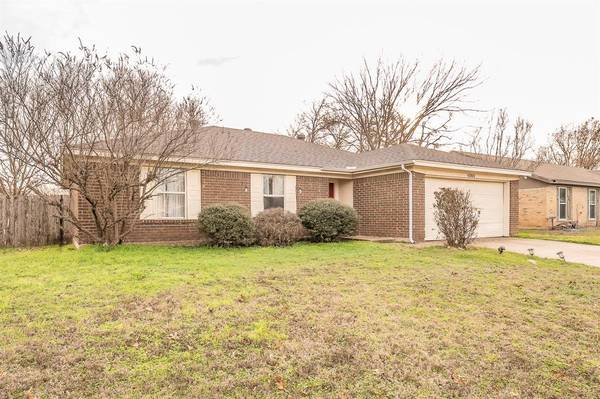 4004 Cypress Springs Drive, Arlington, TX 76001