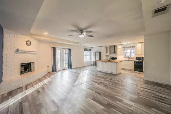 Arlington, TX 76001,4004 Cypress Springs Drive