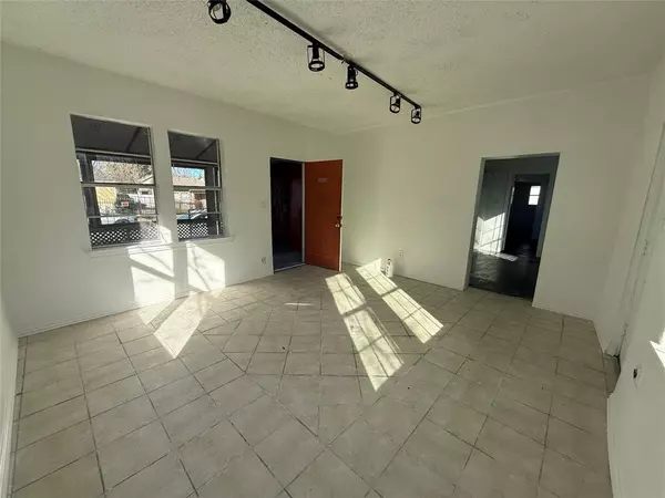 Fort Worth, TX 76111,2518 Mclemore Avenue