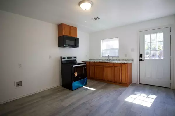 Log Cabin, TX 75148,14192 Campfire Circle