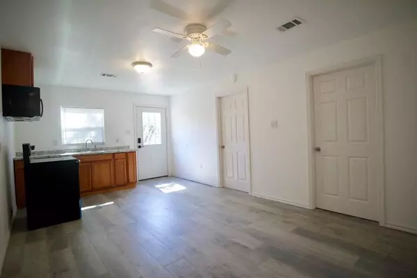 Log Cabin, TX 75148,14192 Campfire Circle