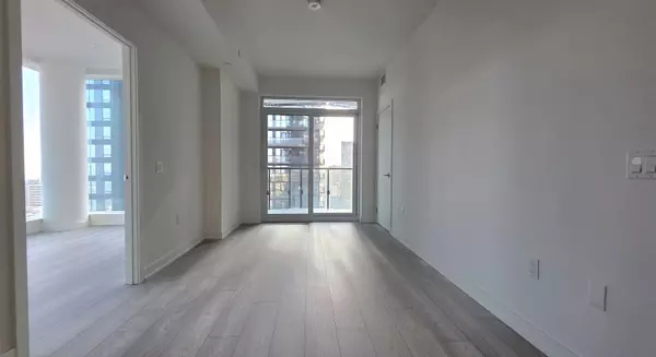 Toronto C10, ON M4P 1V7,110 Broadway AVE #2212