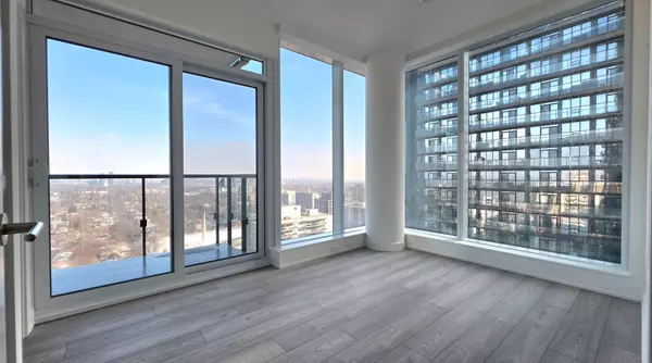 Toronto C10, ON M4P 1V7,110 Broadway AVE #2212