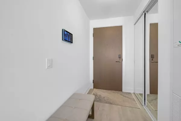 Toronto C13, ON M3C 0P8,20 Inn On The Park DR #2039