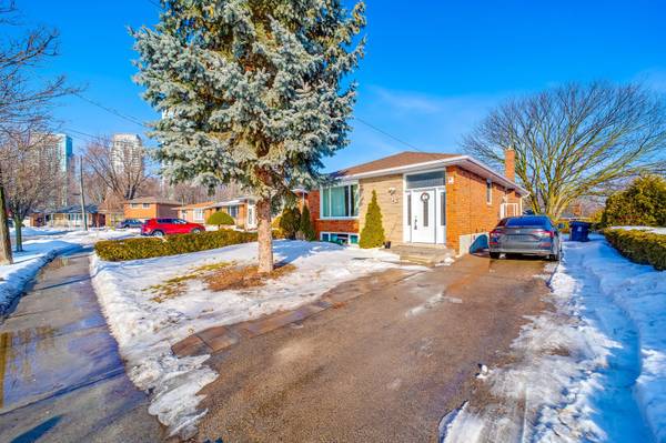 42 Aspendale DR, Toronto E09, ON M1P 4J6