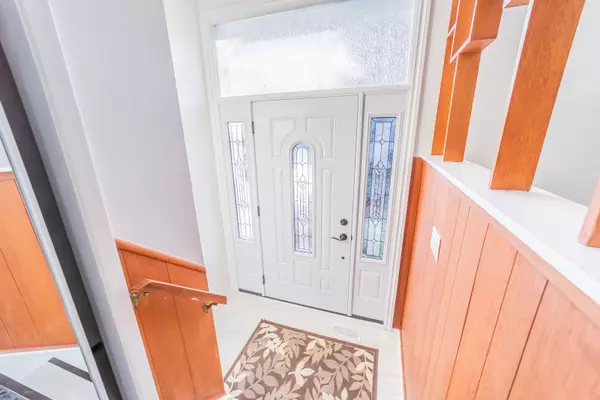 Toronto E09, ON M1P 4J6,42 Aspendale DR