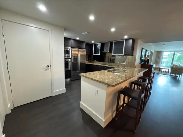 Bay Harbor Islands, FL 33154,9400 W Bay Harbor Dr #202