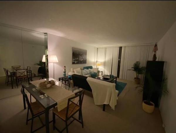 3301 N Country Club Dr #506, Miami, FL 33180