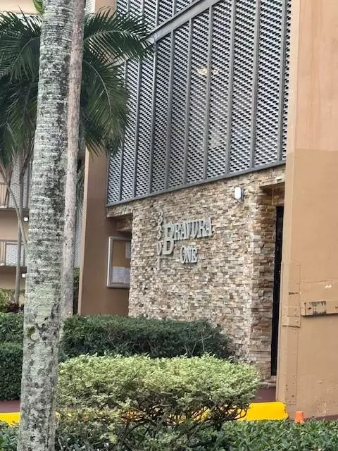 Miami, FL 33180,3301 N Country Club Dr #506