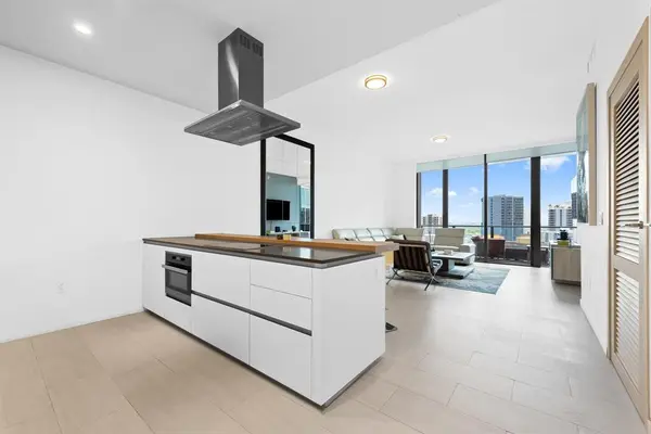 Miami, FL 33131,1000 Brickell Plz #1810