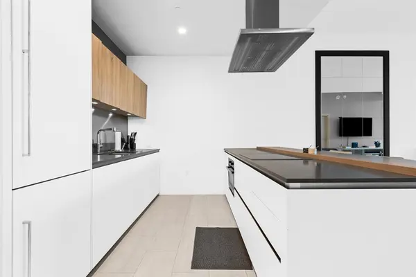 Miami, FL 33131,1000 Brickell Plz #1810