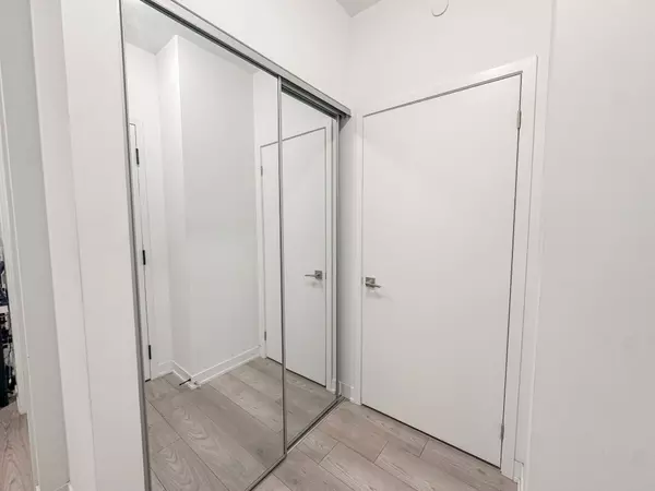 Vaughan, ON L4K 0R4,10 Abeja ST #2014