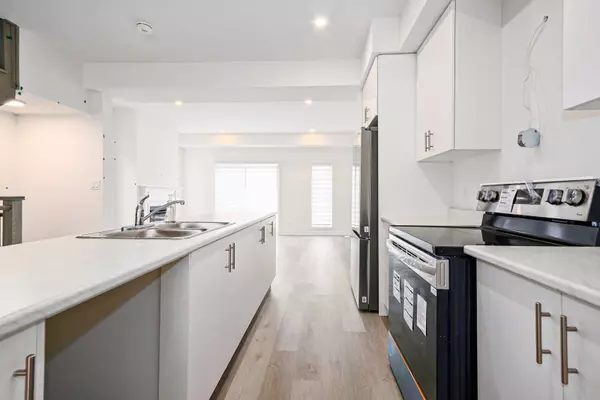 Collingwood, ON L9Y 5B4,52 Winters CRES