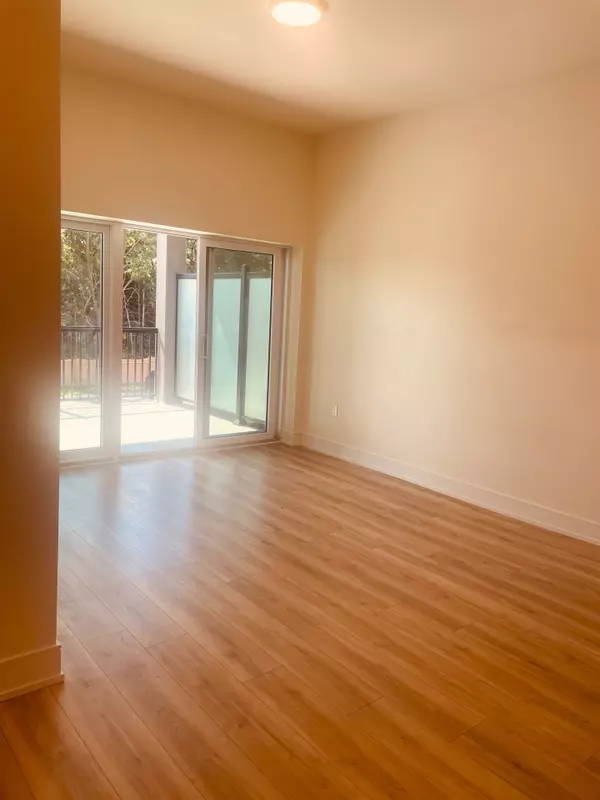 Clearview, ON L0M 1G0,121 Mary ST #Unit 205