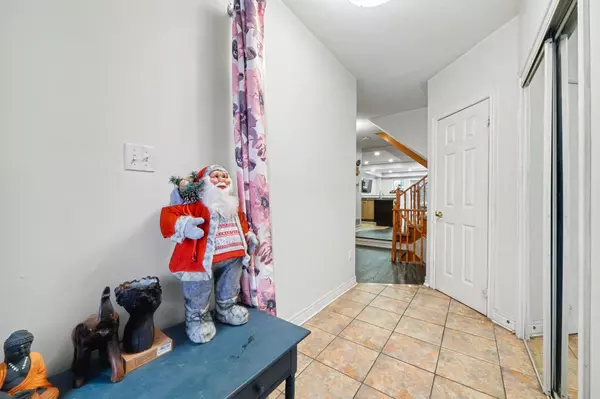 Brampton, ON L7A 2G2,5 Traymore ST