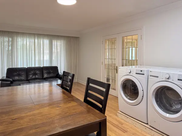 Mississauga, ON L5K 2H7,1759 Sherwood Forrest CIR #Unit 1