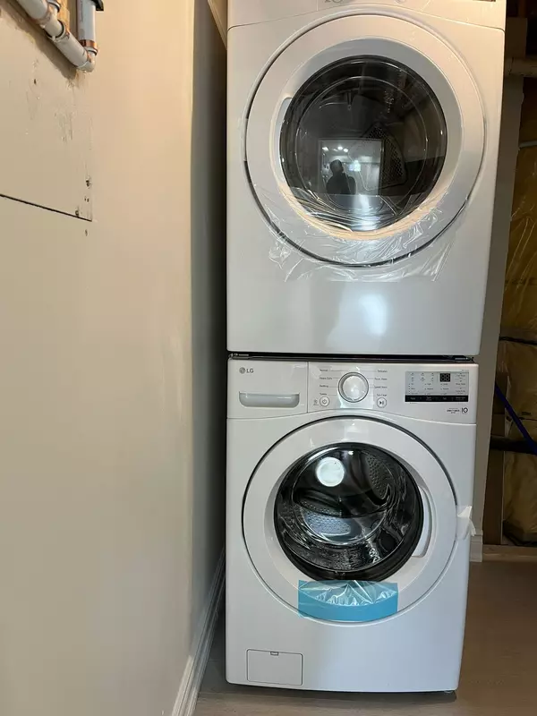 Milton, ON L9T 0S3,162 Kendall DR